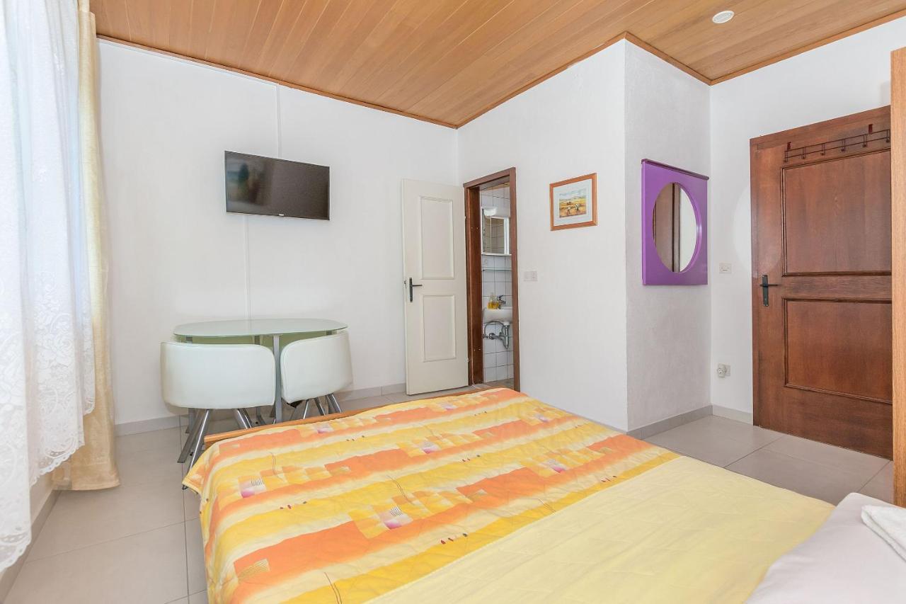 Mara Apartment